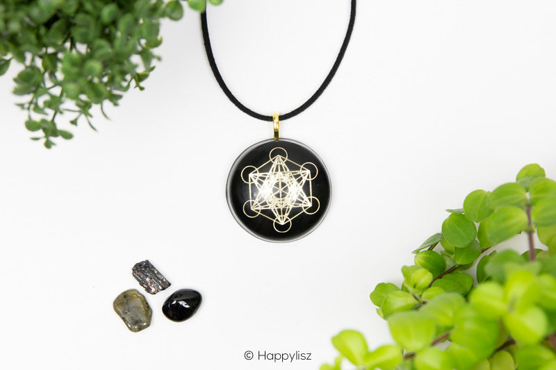 Orgonite Pendant - Shungite, Labradorite & Black Tourmaline - Cube of Metatron - Top