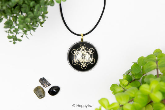 Orgonite Pendant - Shungite, Labradorite & Black Tourmaline - Cube of Metatron - Top